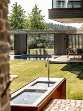 Pool-Fotografie für Kusser Granit Manuel Theodor Kreuzer Photography